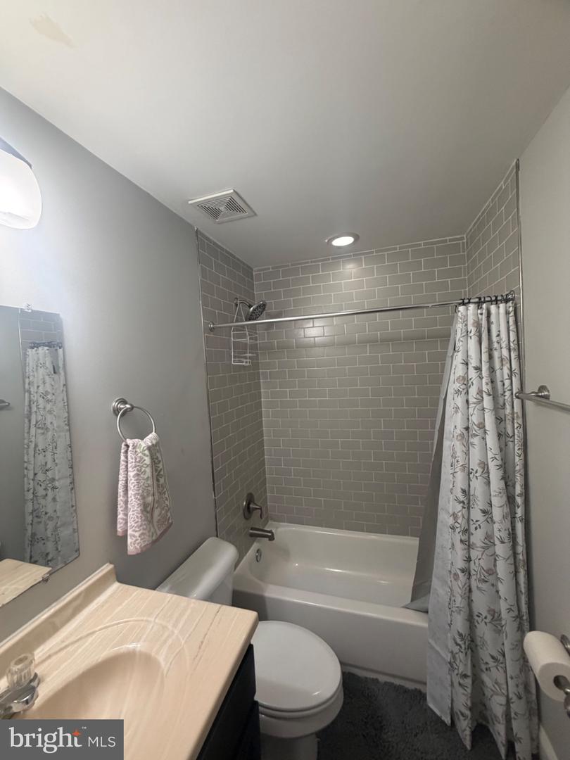 17 E 21st St #1 Property Photo 13