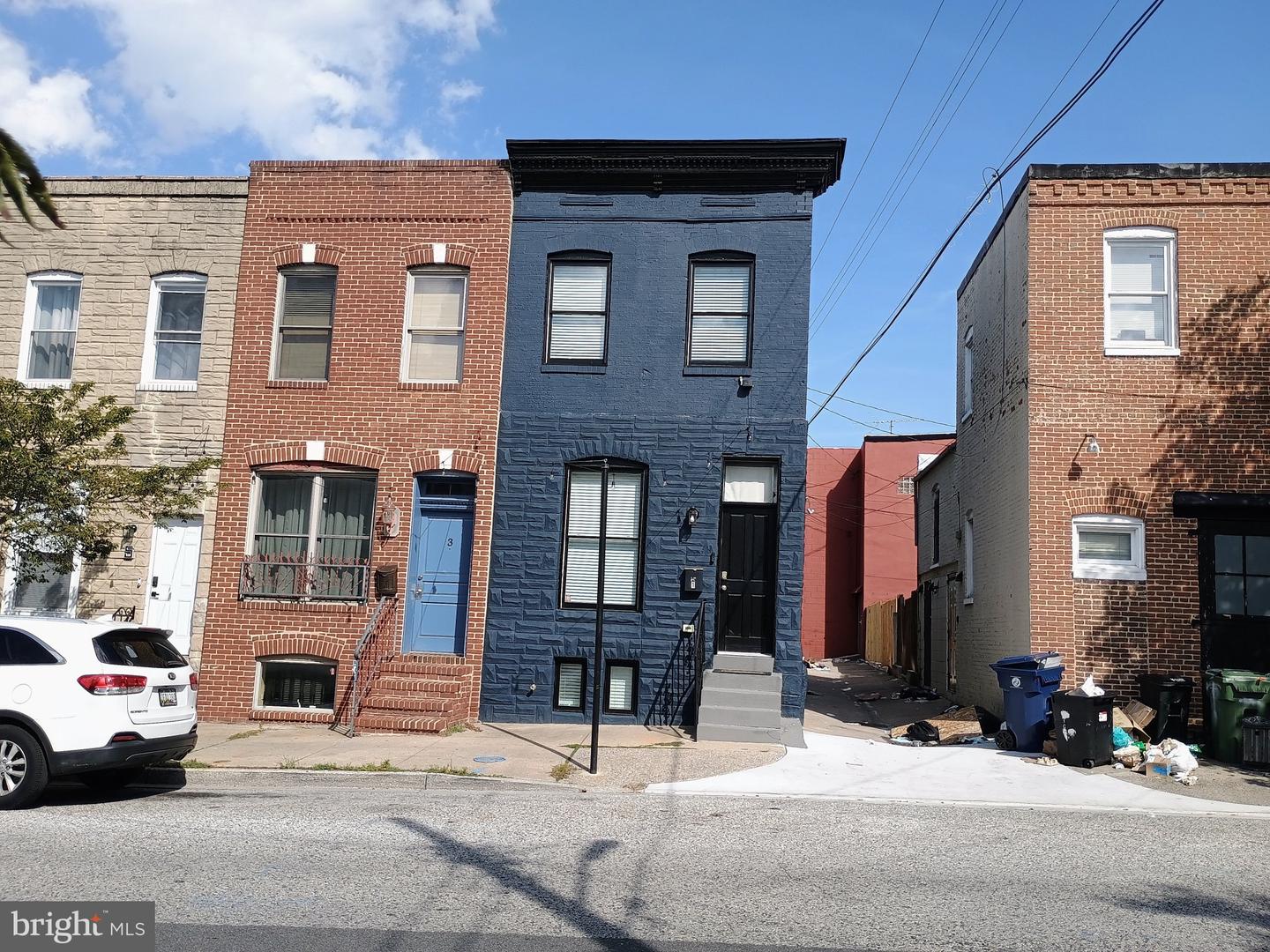 1 CLINTON ST N Property Photo 1