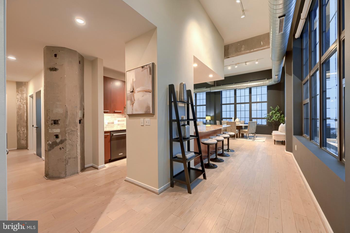 1200 Steuart St #1515 Property Photo 2