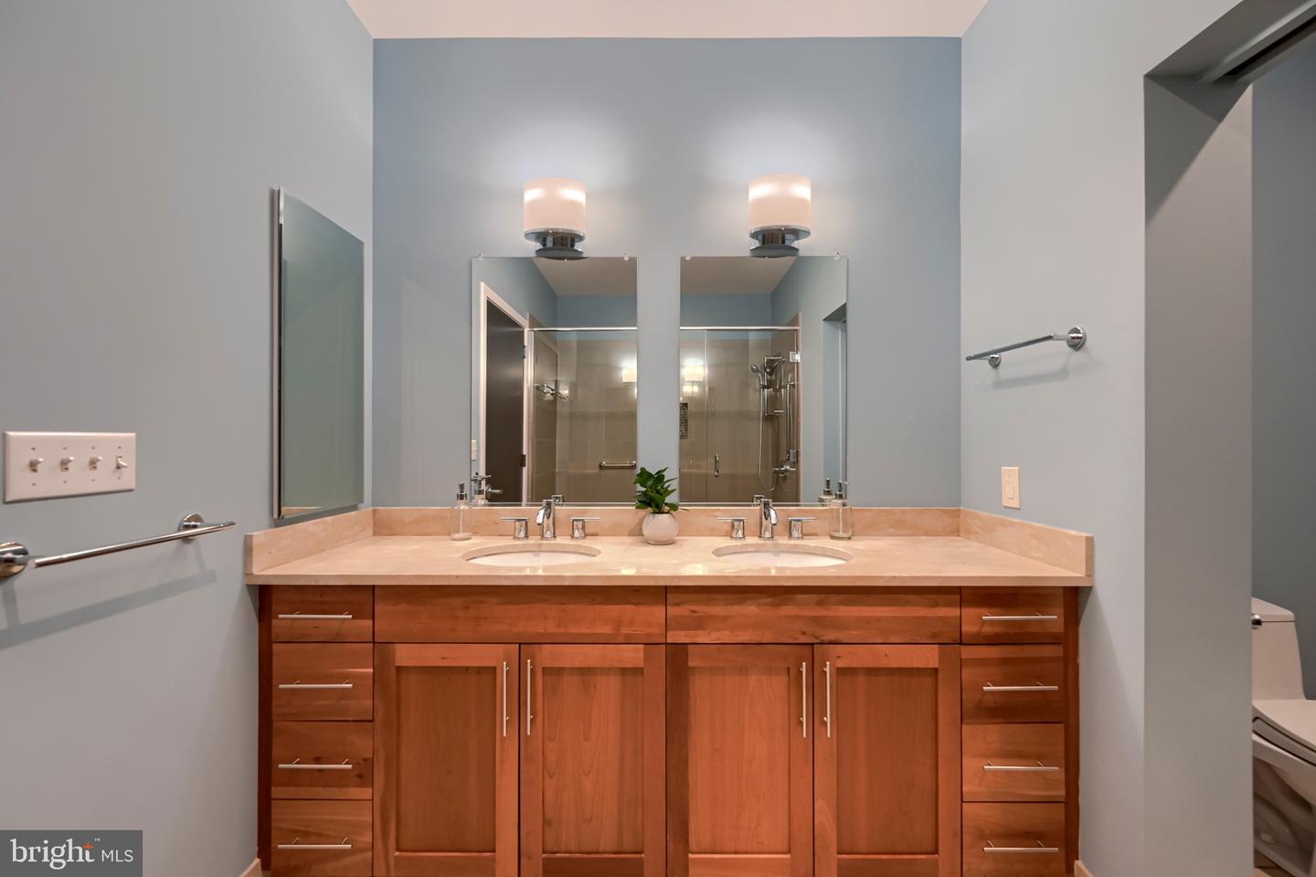 1200 Steuart St #1515 Property Photo 31