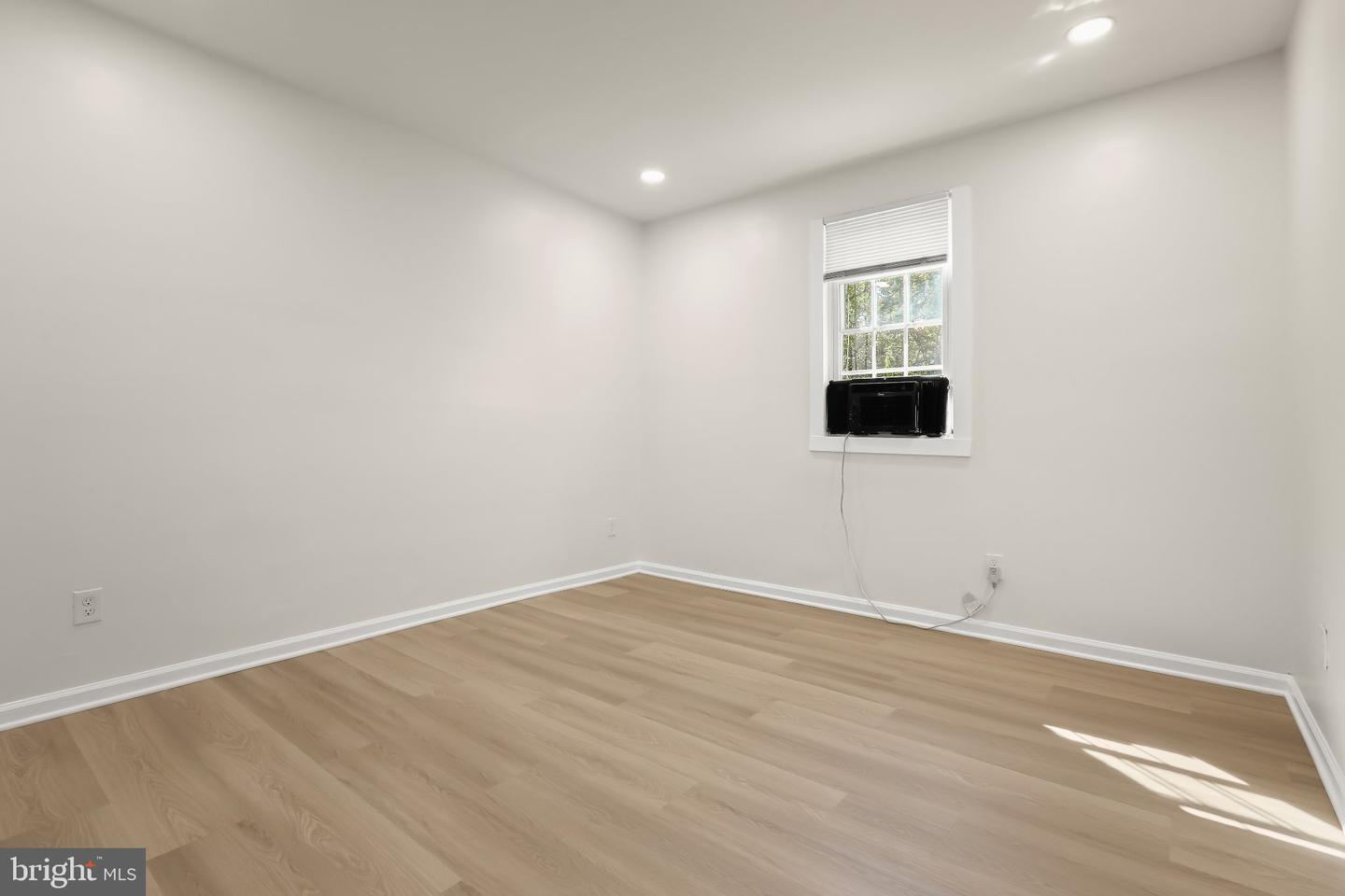 1421 W Fayette St Property Photo 14