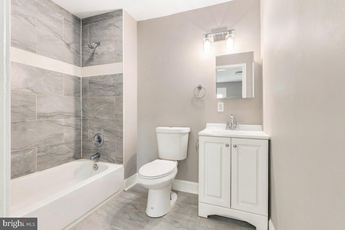 3218 Barclay St Property Photo 12