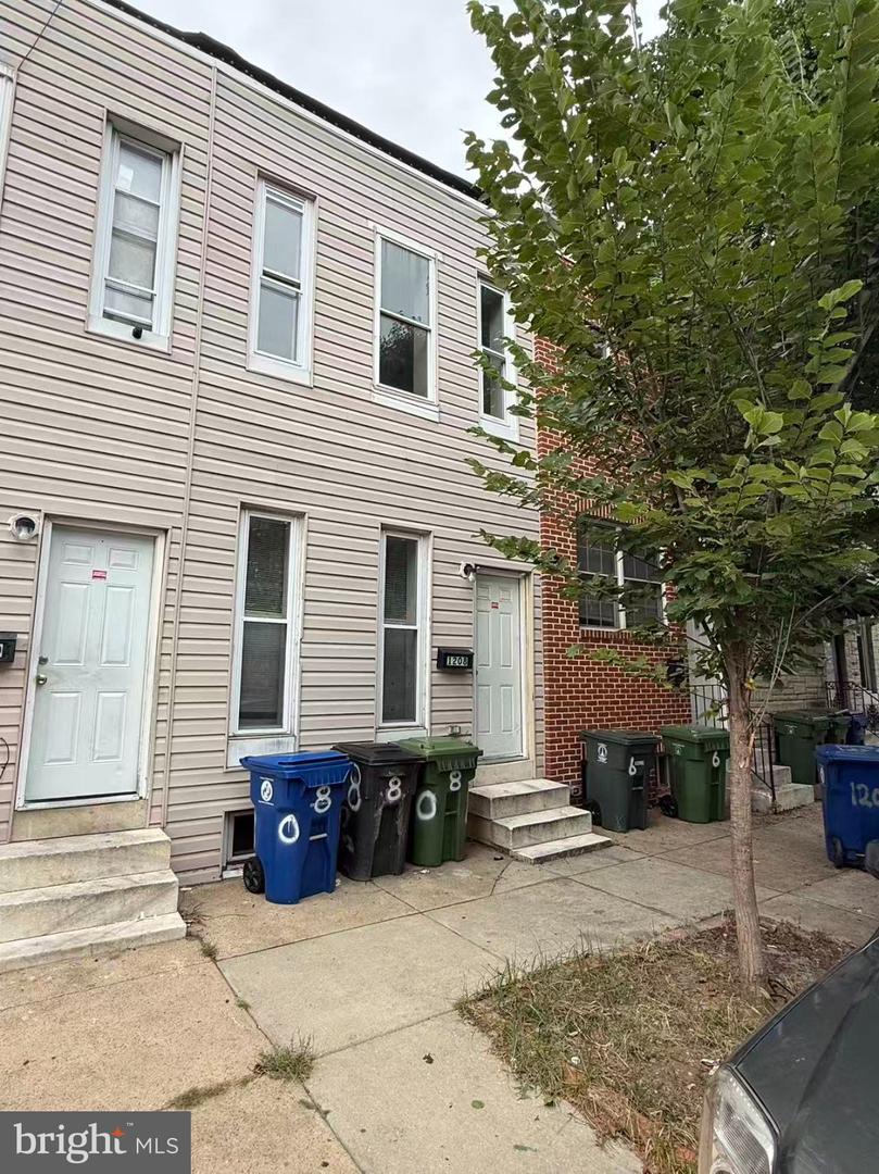 1208 JAMES ST Property Photo 1