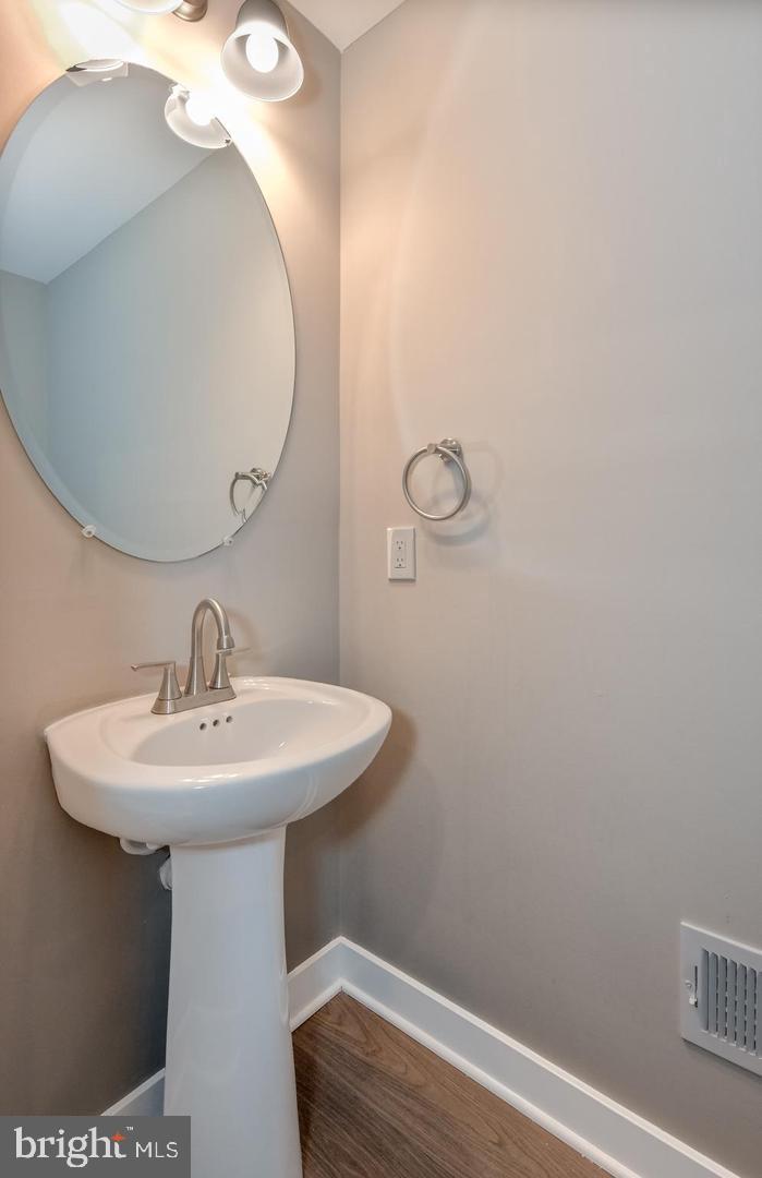 836 Harlem Ave Property Photo 16