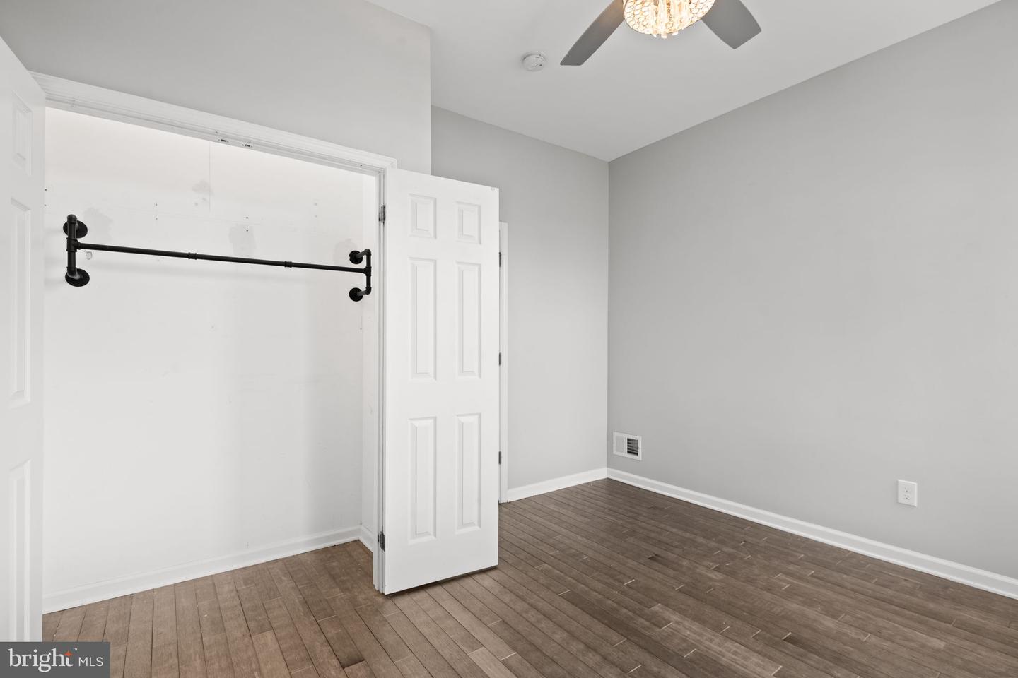 2815 Parkwood Ave Property Photo 15