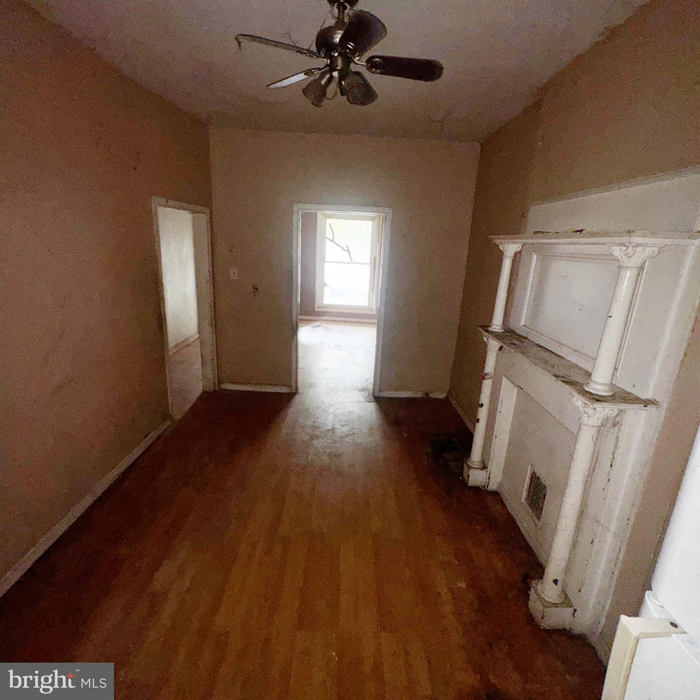 2222 W Fayette St Property Photo 5