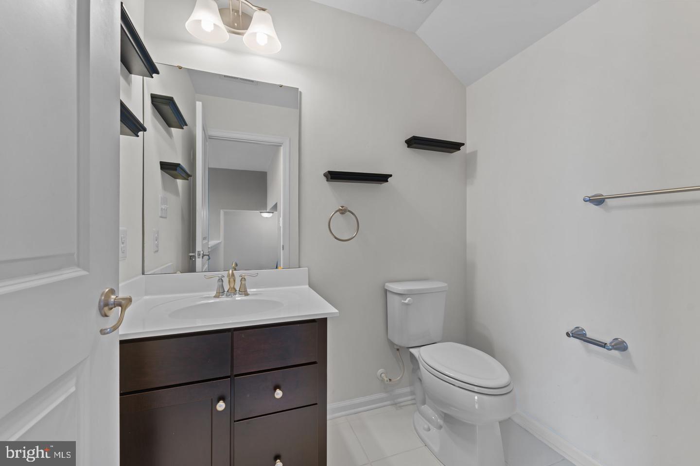4662 Hudson St Property Photo 13
