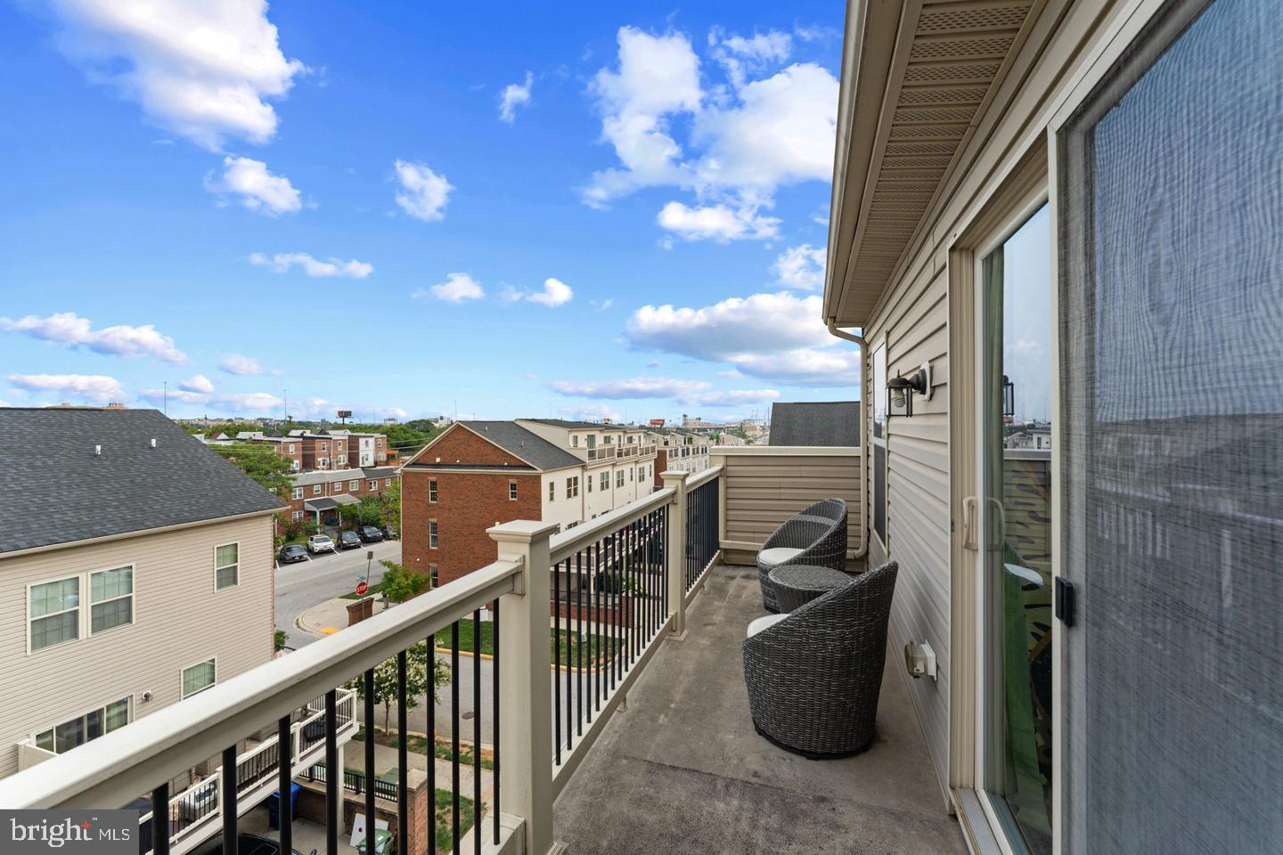 4662 Hudson St Property Photo 15