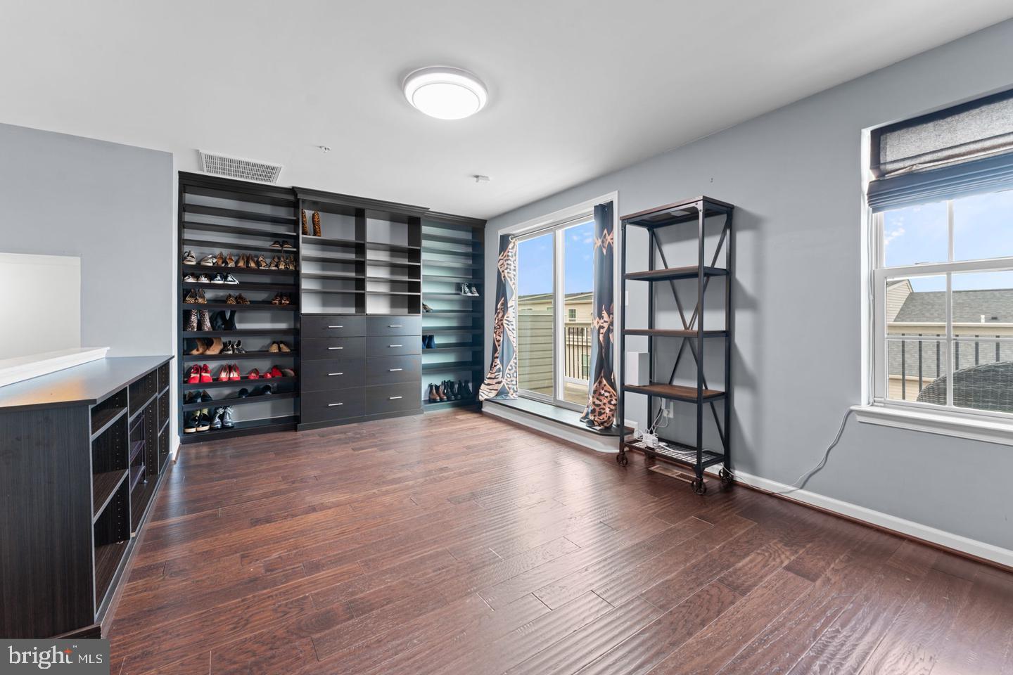 4662 Hudson St Property Photo 16