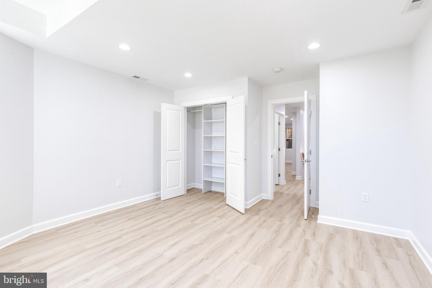 2258 Brookfield Ave Property Photo 29
