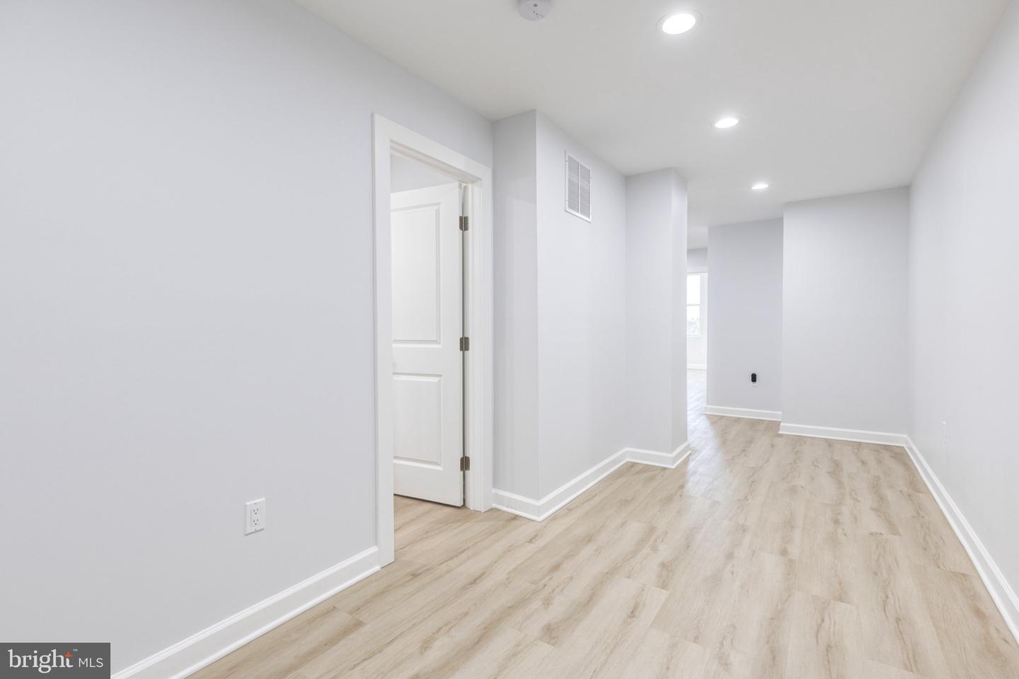 2258 Brookfield Ave Property Photo 36