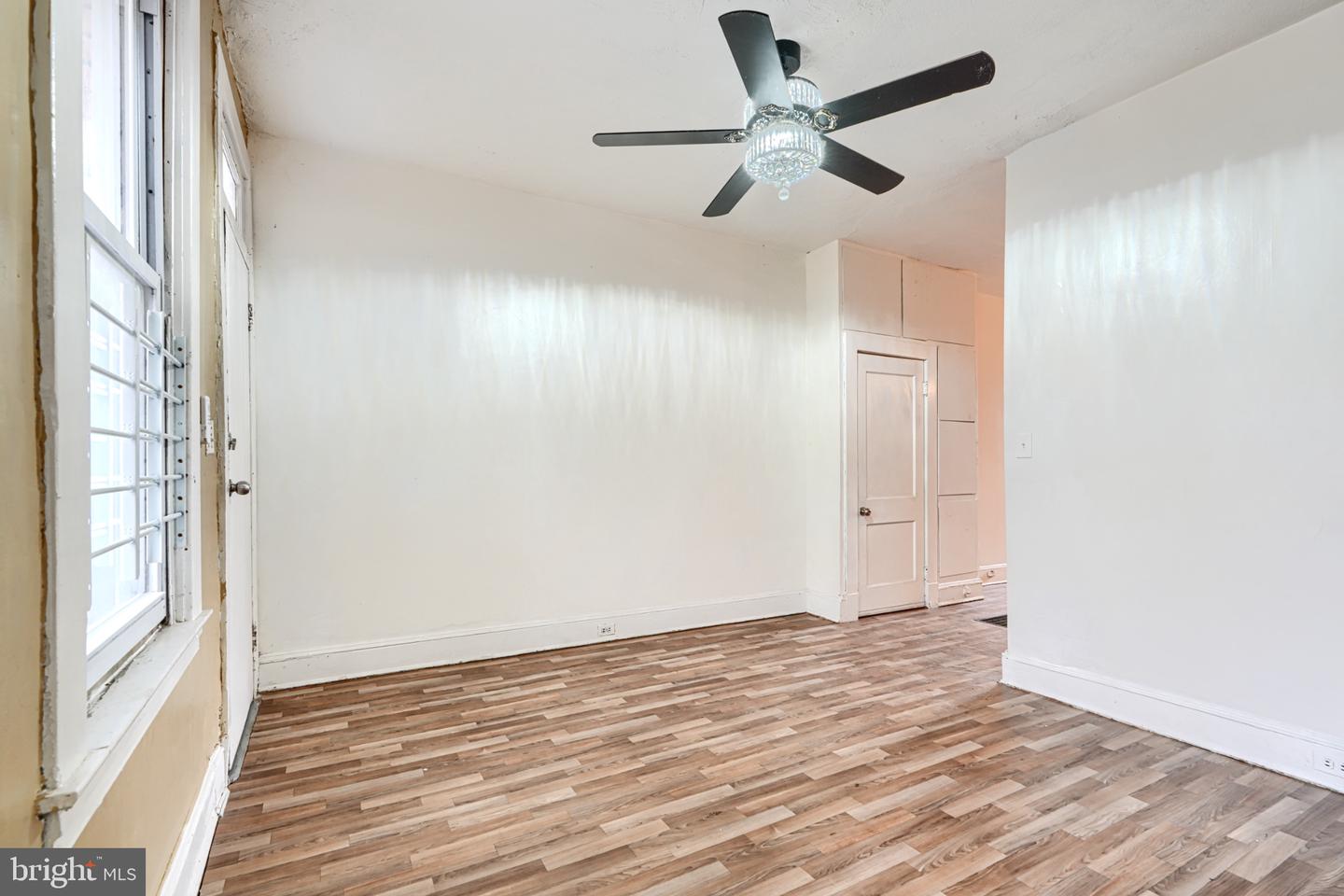 2515 Oswego Ave Property Photo 4