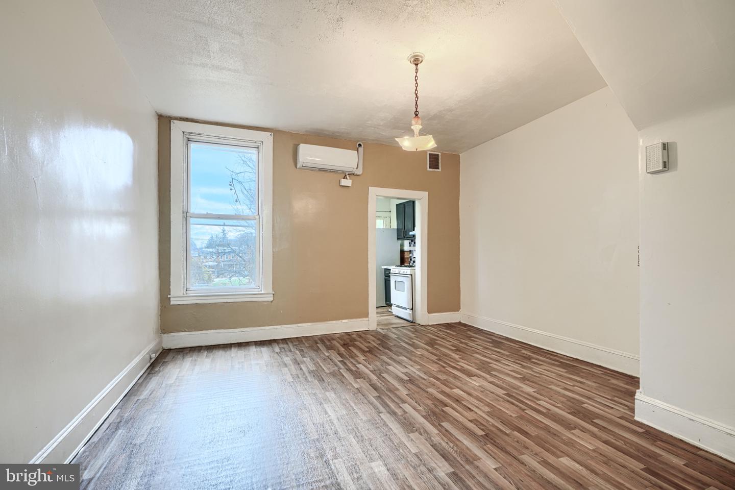 2515 Oswego Ave Property Photo 7