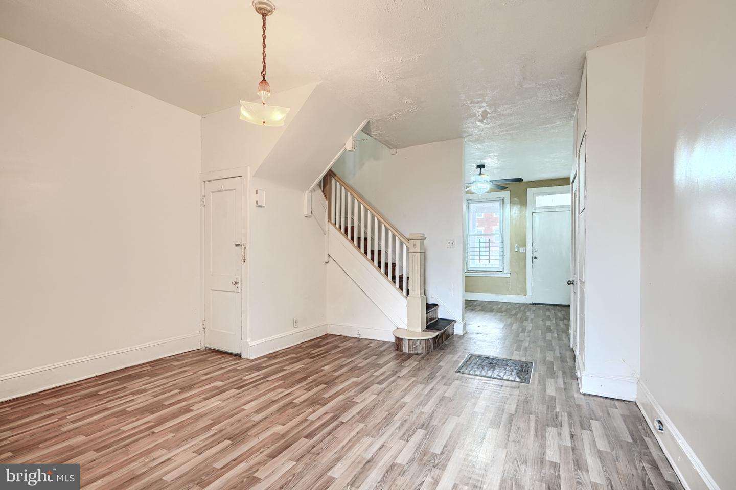 2515 Oswego Ave Property Photo 8