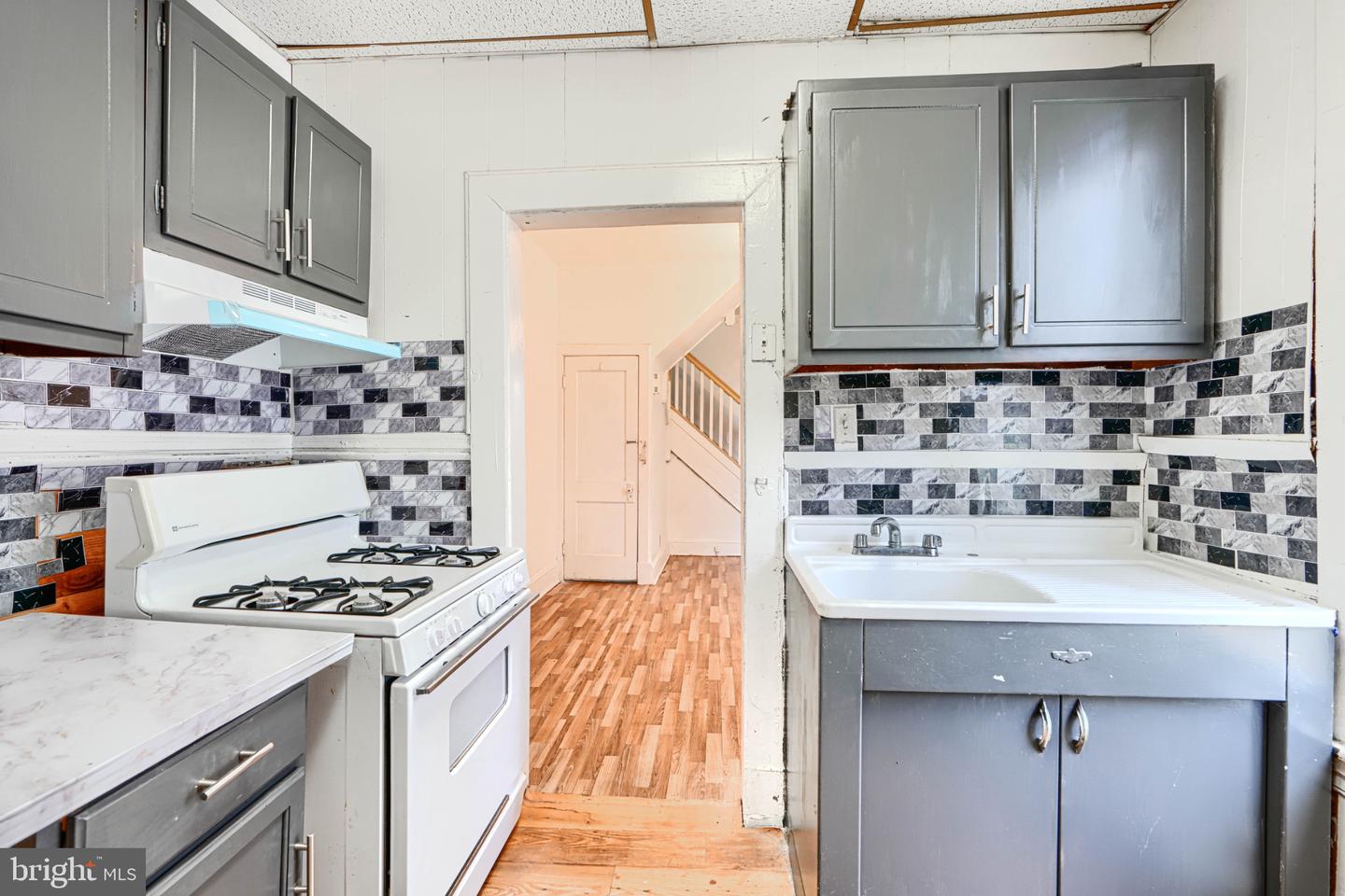 2515 Oswego Ave Property Photo 10