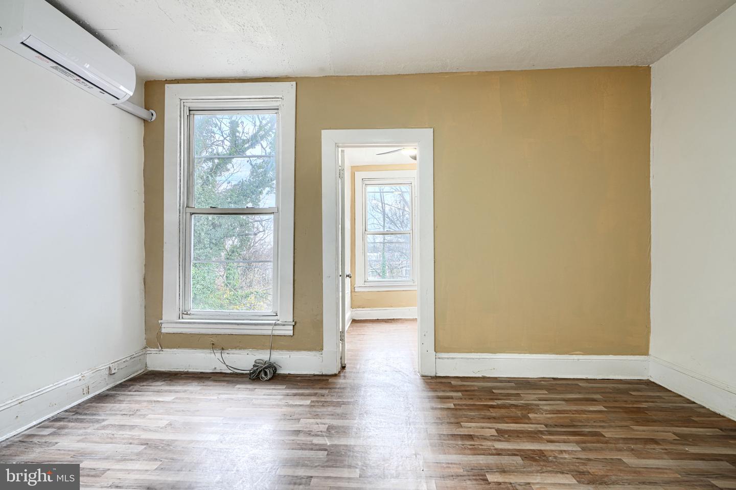 2515 Oswego Ave Property Photo 15