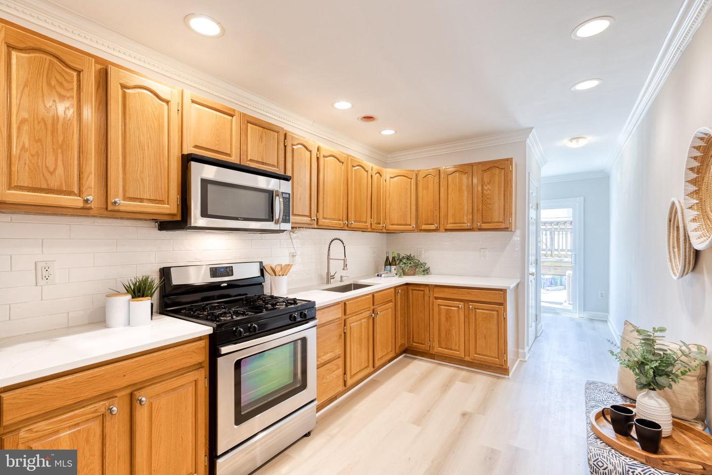 1806 Light St Property Photo 14