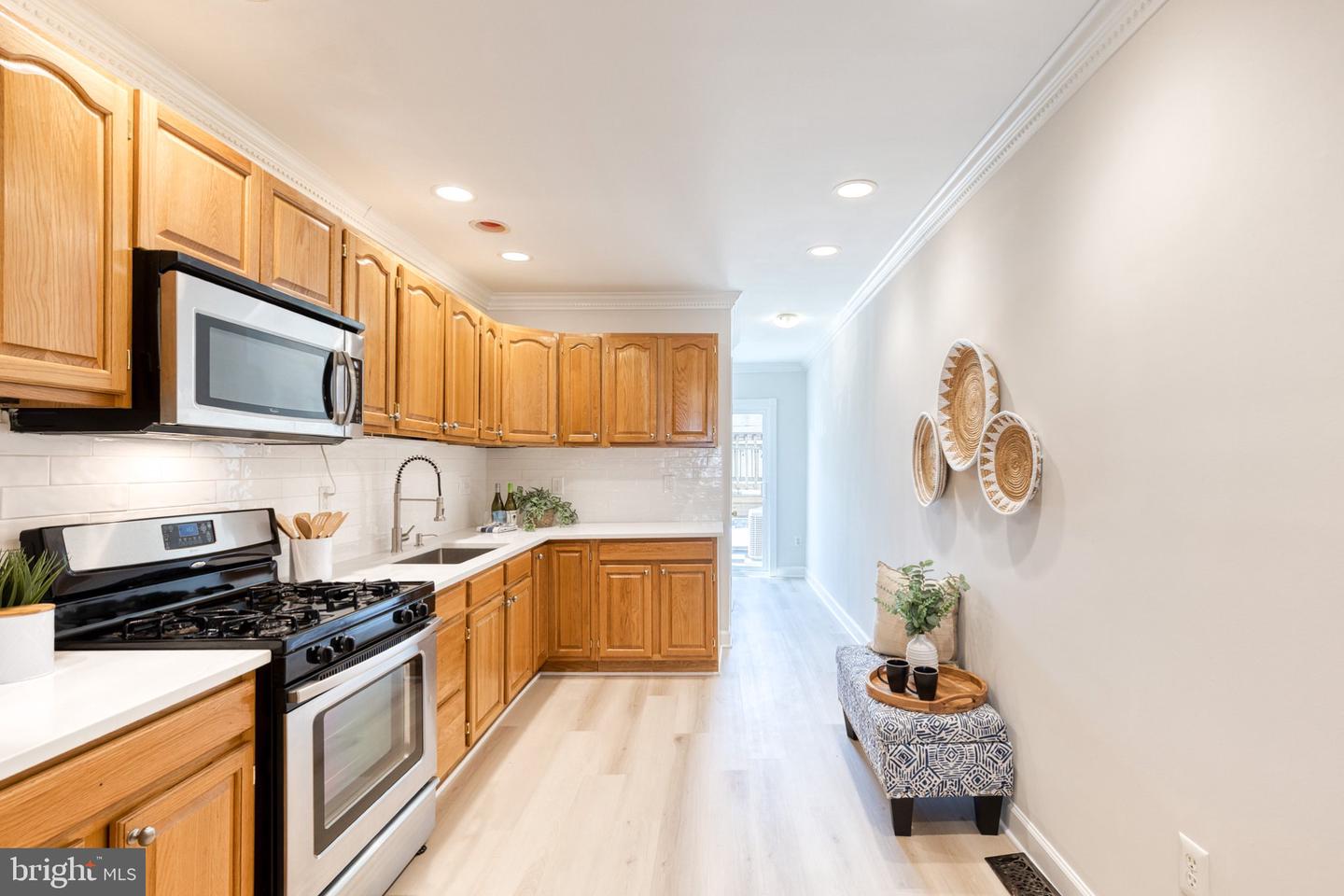 1806 Light St Property Photo 16