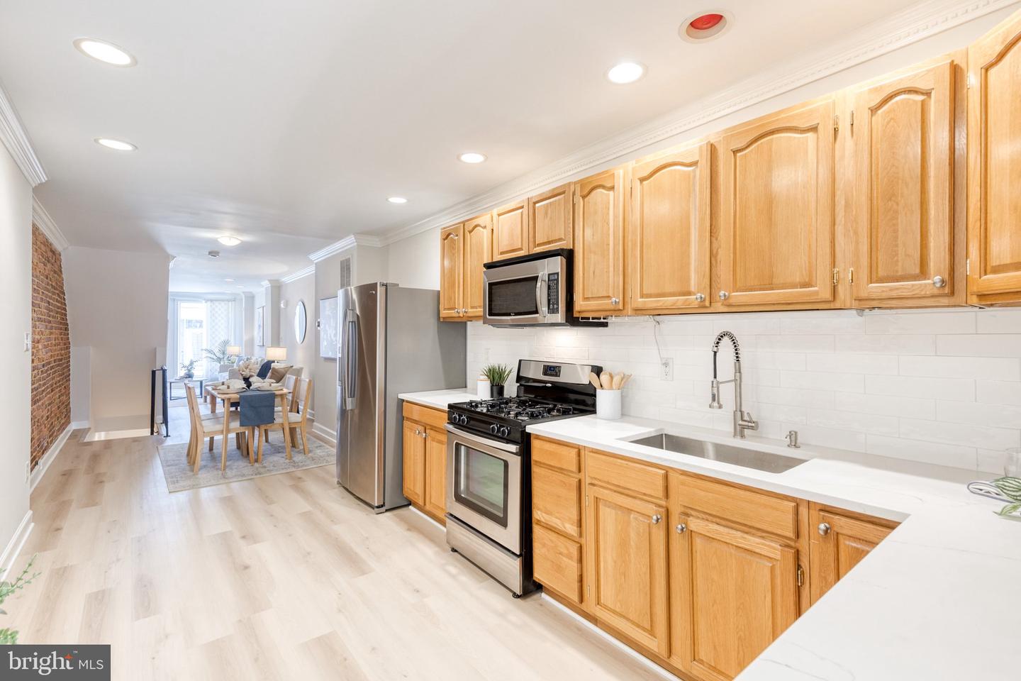 1806 Light St Property Photo 17