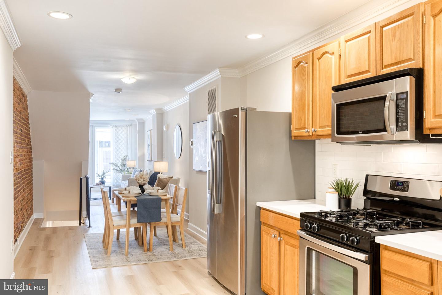 1806 Light St Property Photo 18