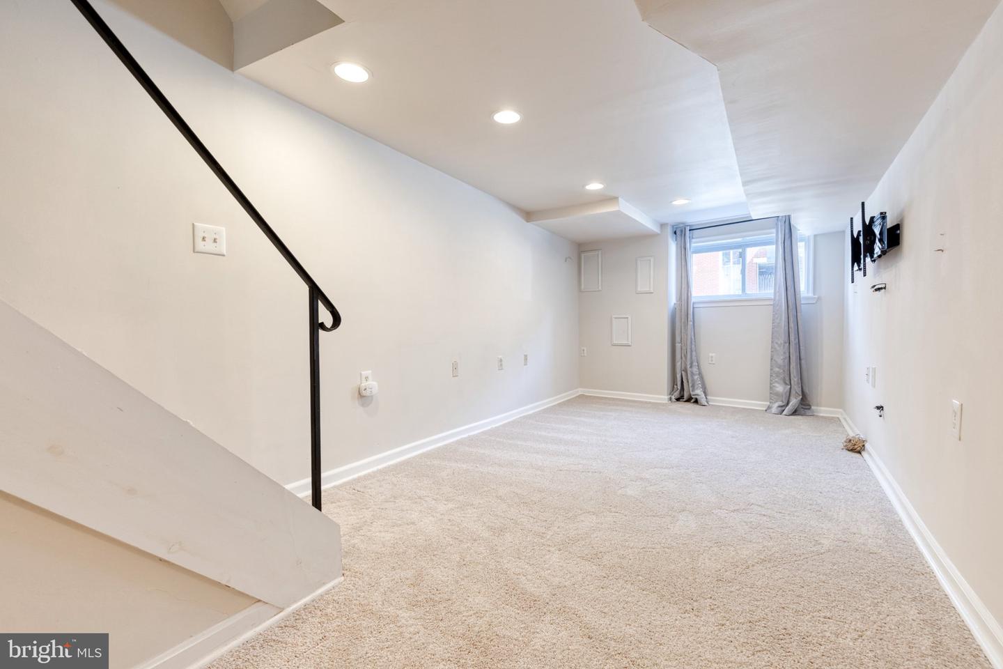 1806 Light St Property Photo 31