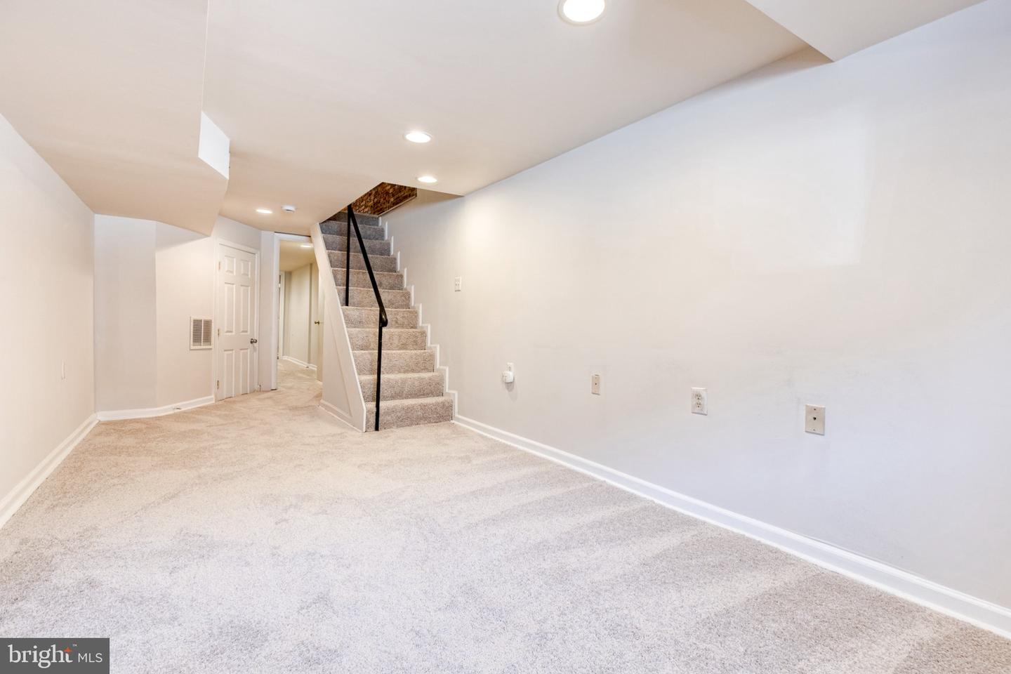 1806 Light St Property Photo 32