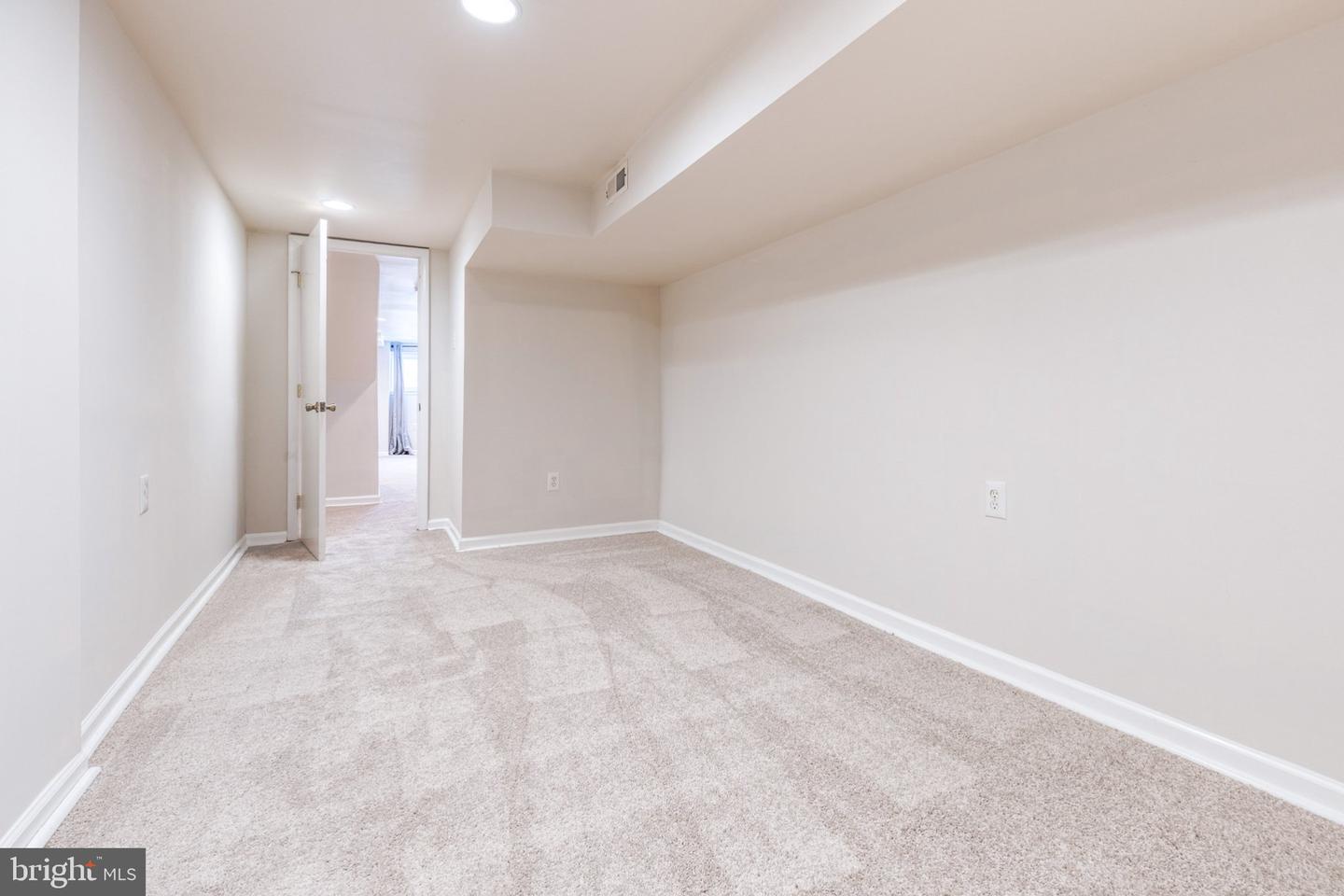 1806 Light St Property Photo 34