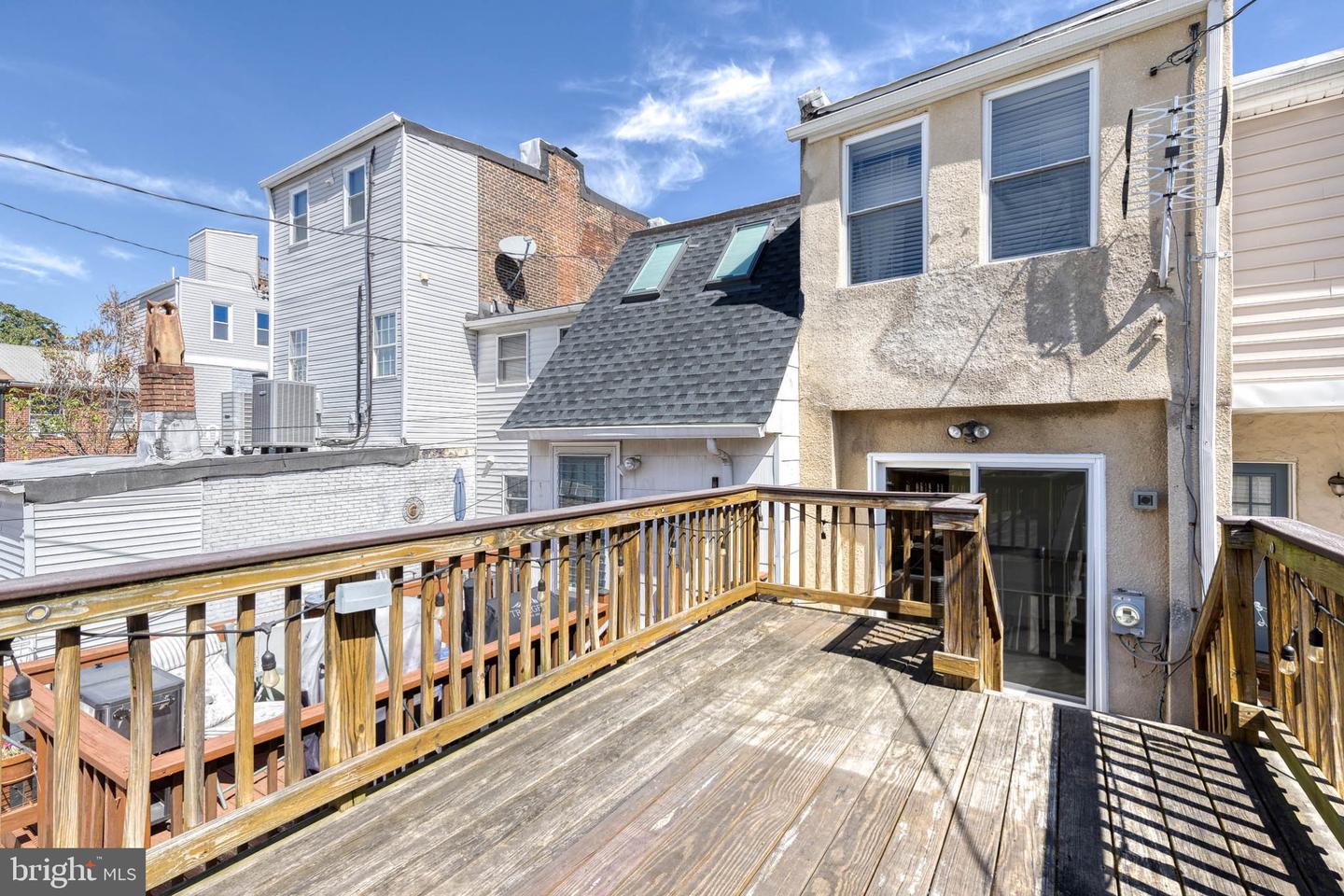 1806 Light St Property Photo 37