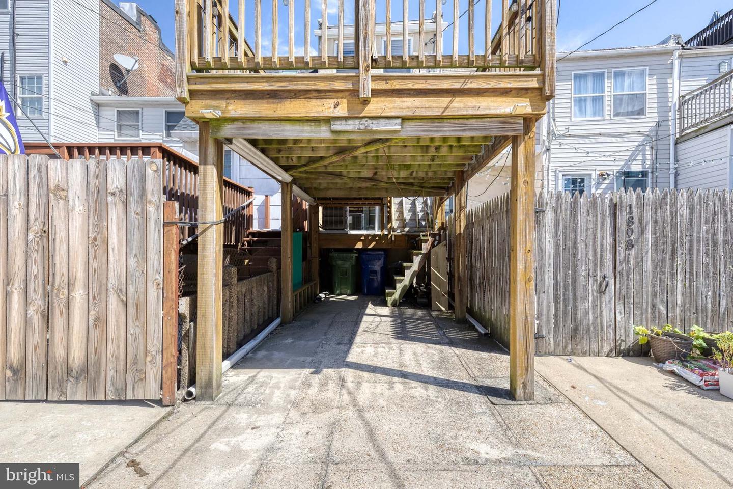 1806 Light St Property Photo 39