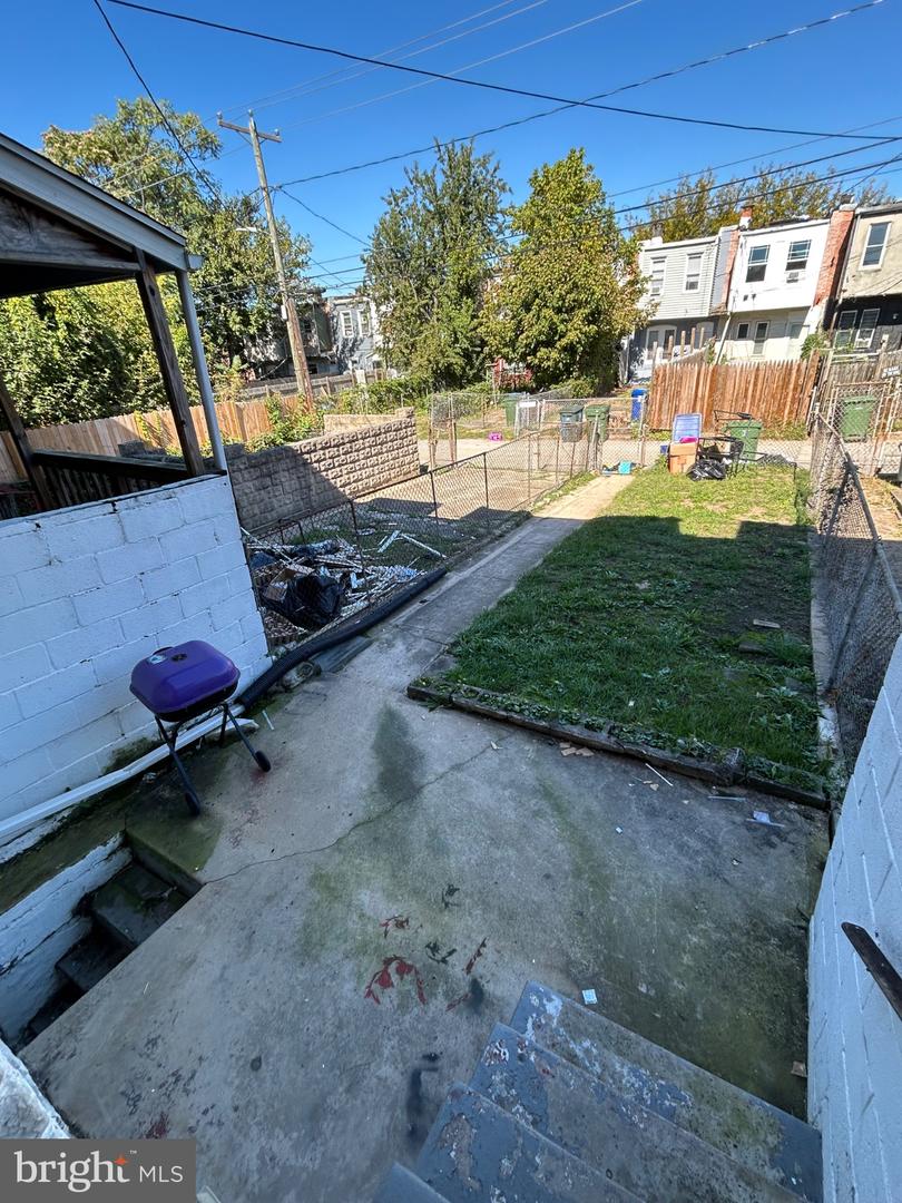 2104 Penrose Ave Property Photo 6