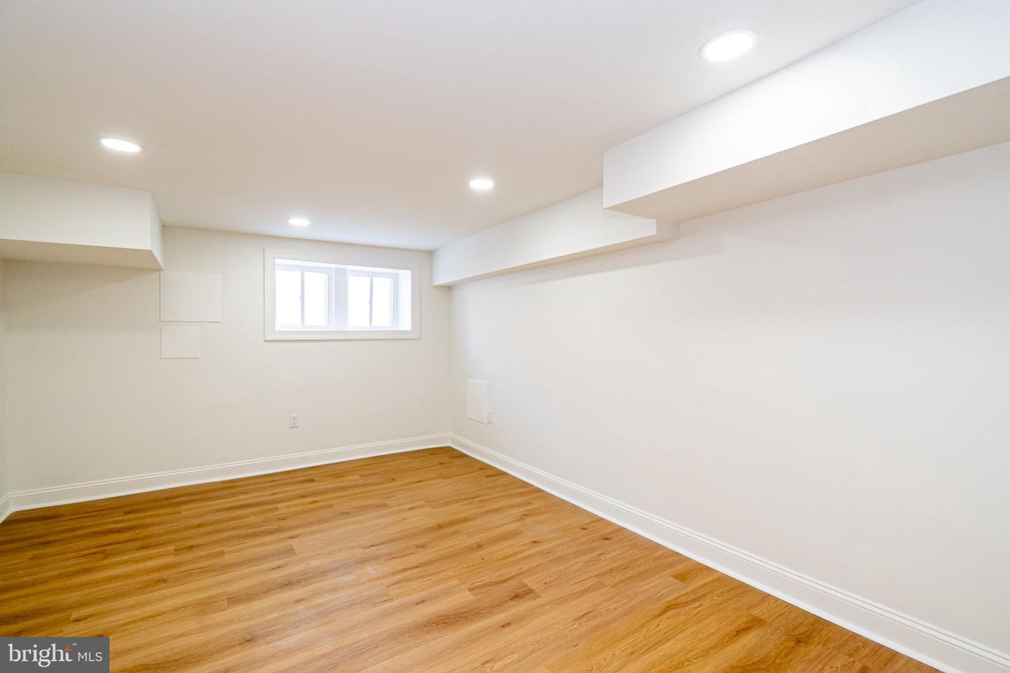 1657 Darley Ave Property Photo 11