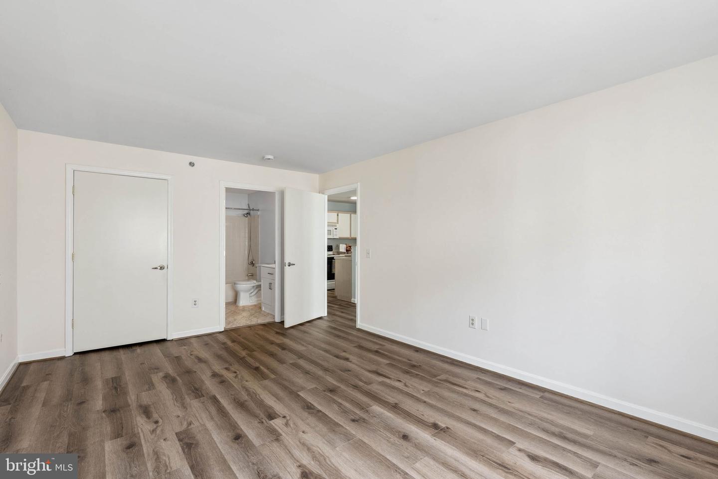 2702 Lighthouse Pt E #629 Property Photo 18