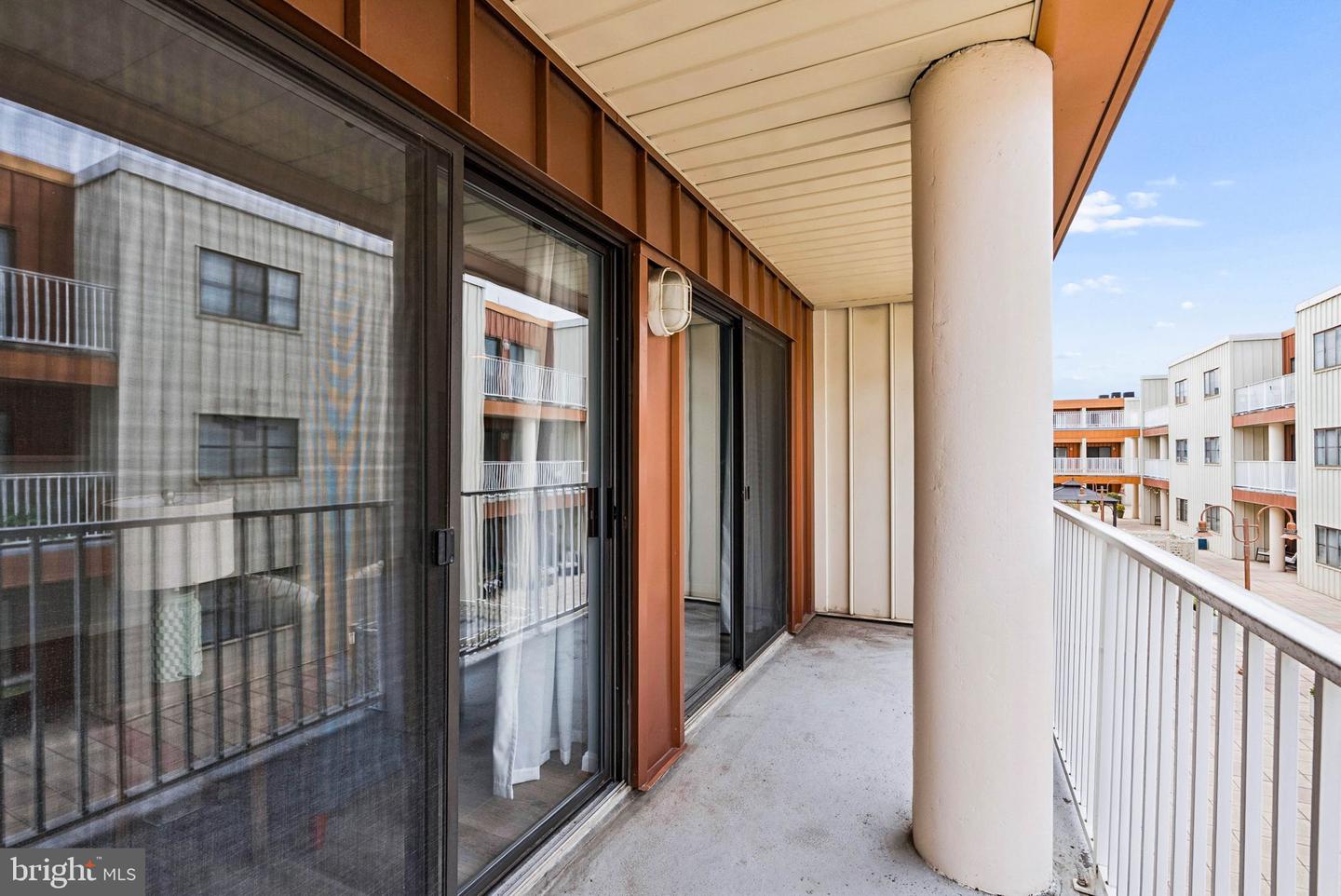 2702 Lighthouse Pt E #629 Property Photo 22