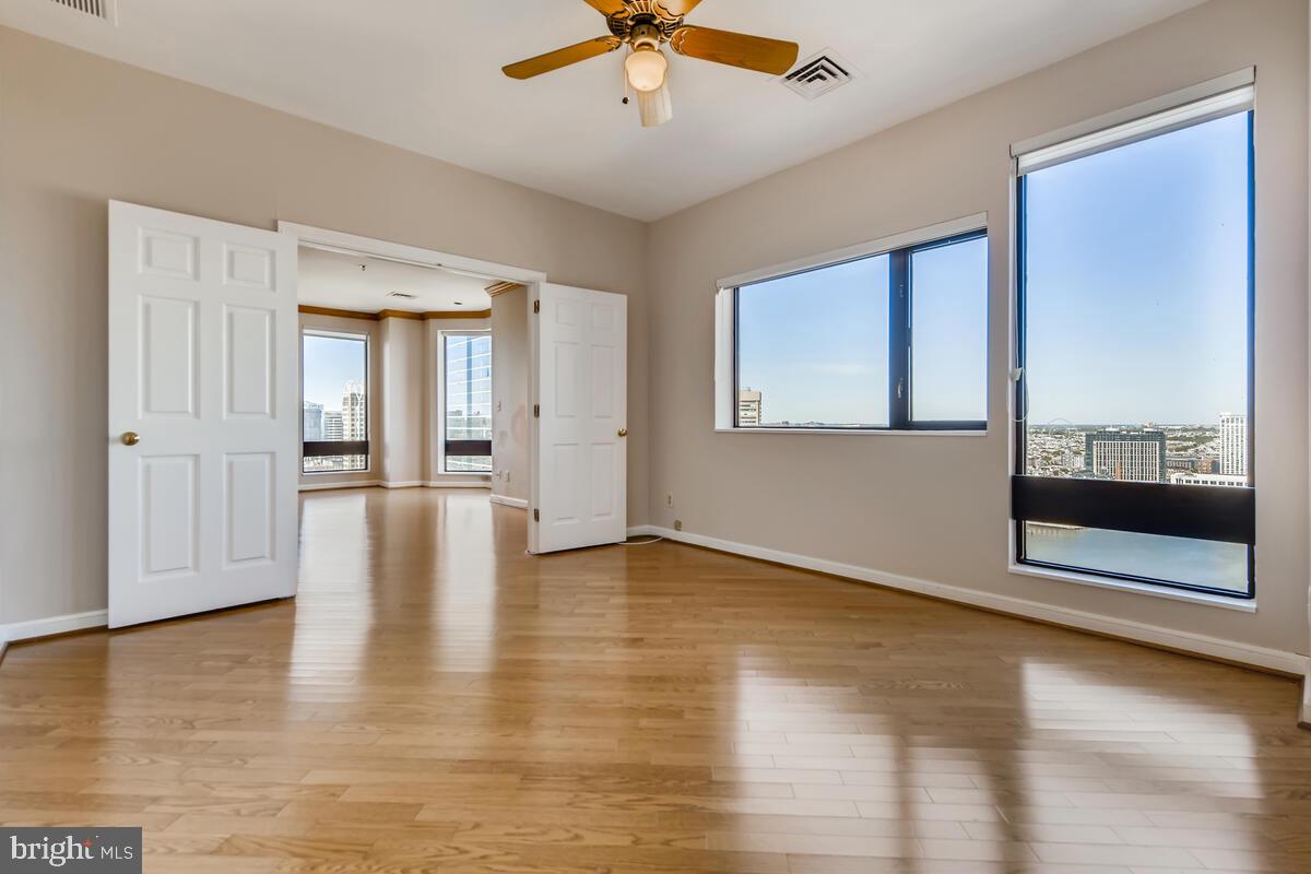 10 E Lee St #2608 Property Photo 16
