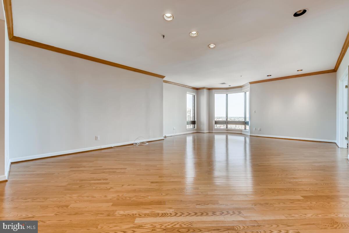 10 E Lee St #2608 Property Photo 27
