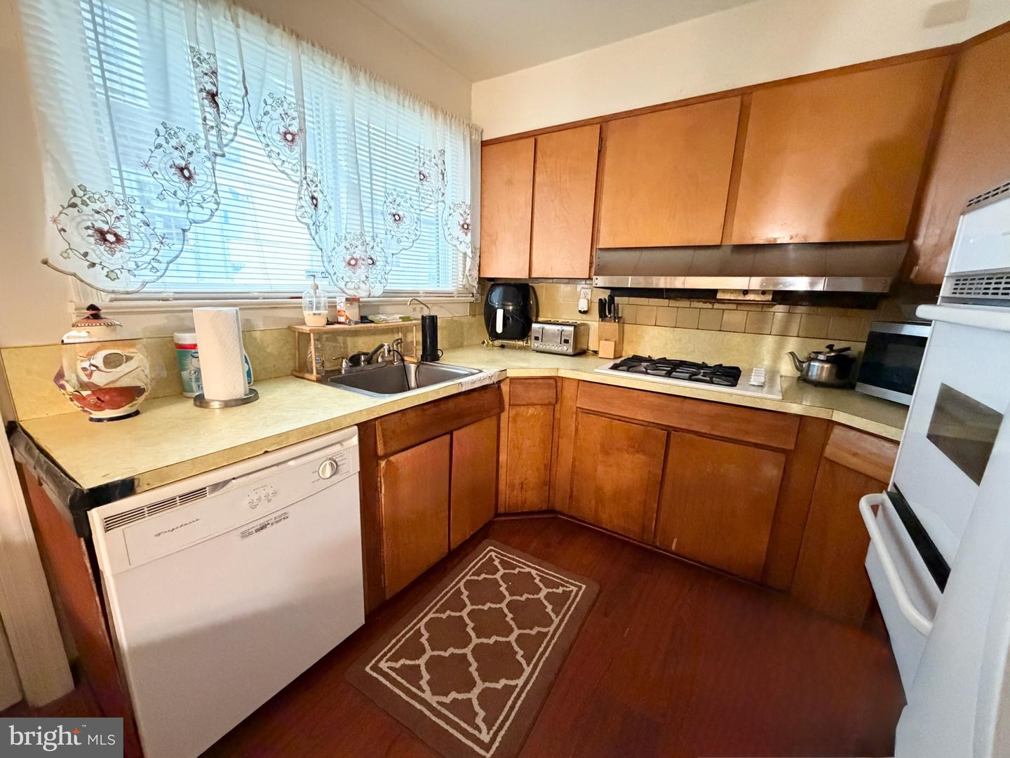 2915 N Rogers Property Photo 2