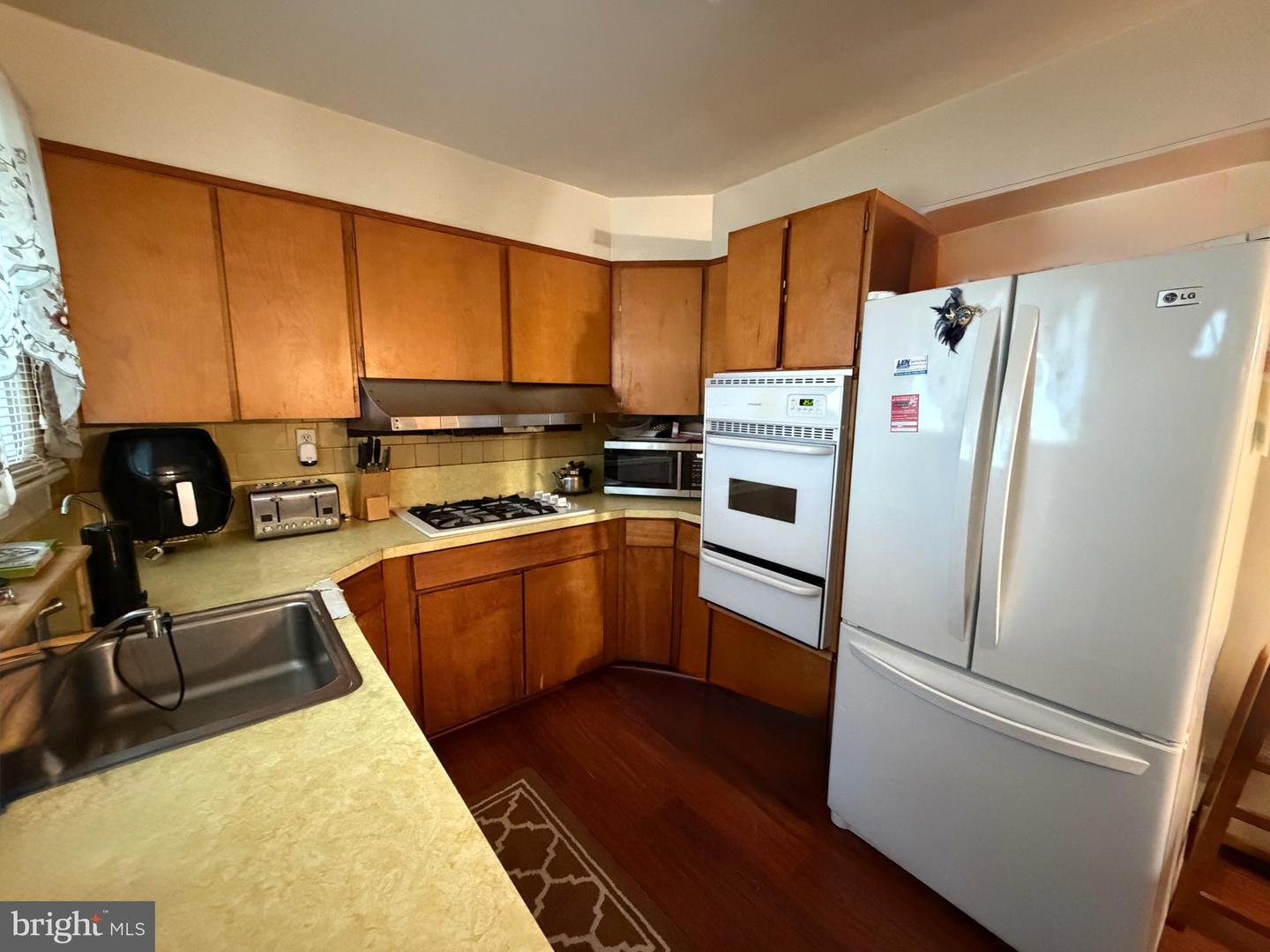 2915 N Rogers Property Photo 3