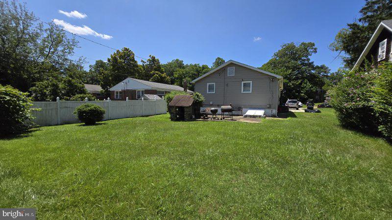 2915 N Rogers Property Photo 9