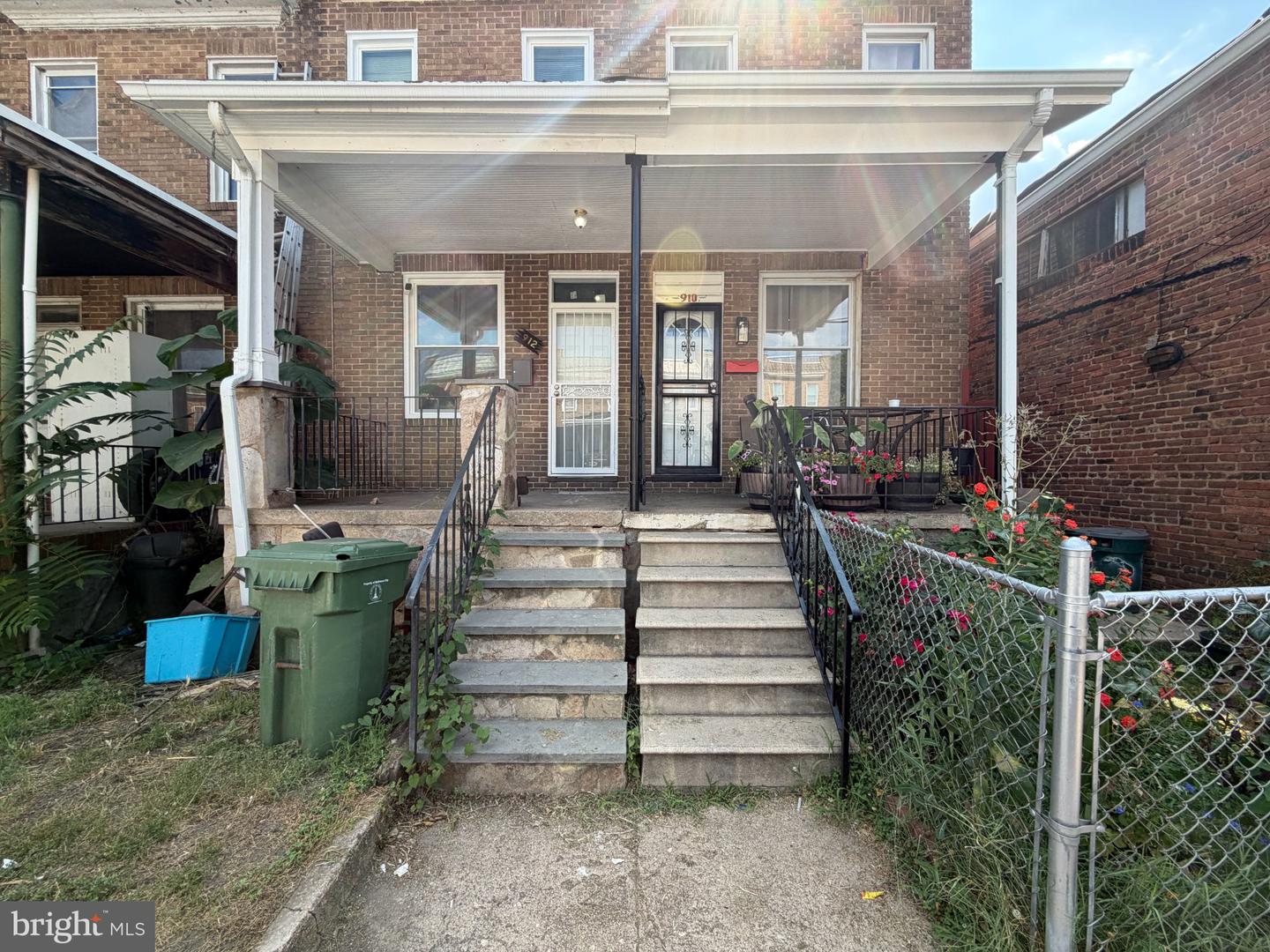 912 BRUNSWICK ST Property Photo 1