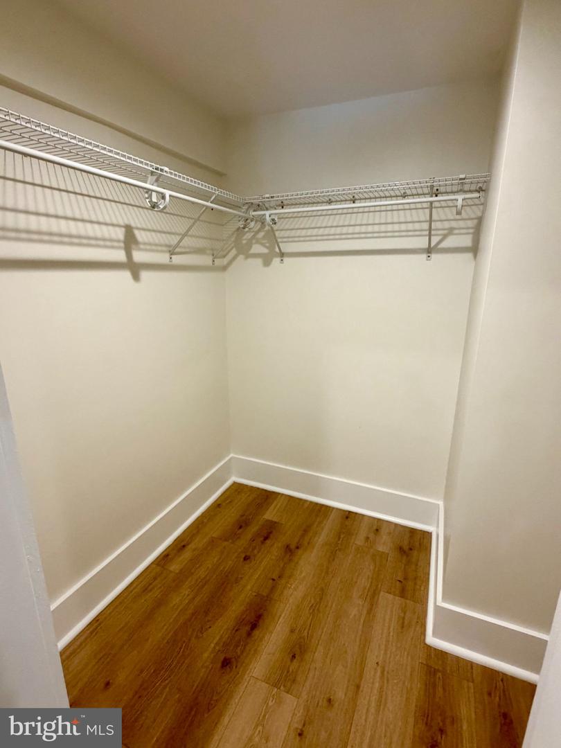 631 S Broadway #202 Property Photo 8