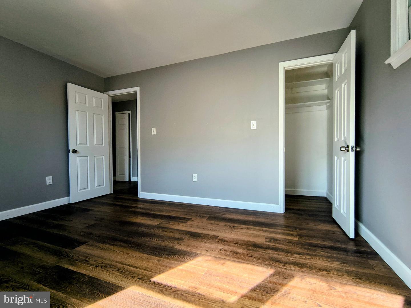 2713 Chesley Ave Property Photo 6