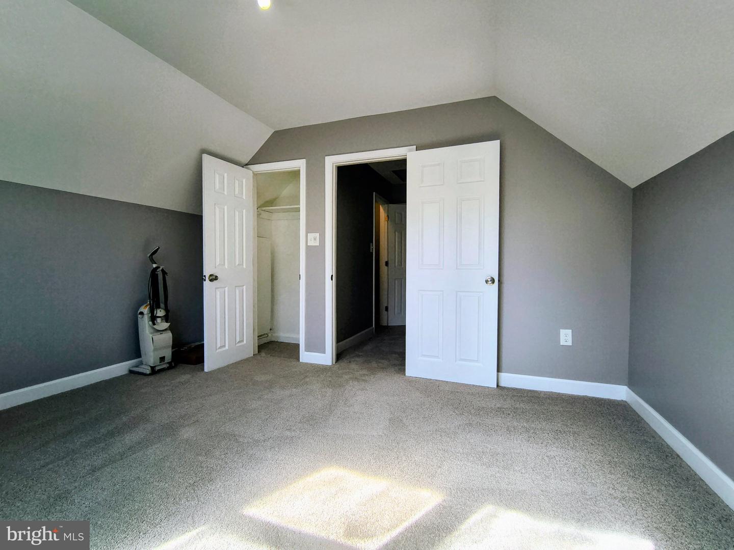 2713 Chesley Ave Property Photo 10
