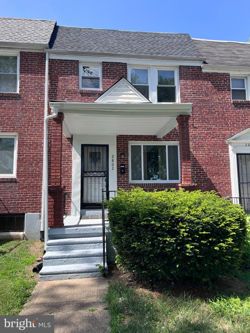 2802 W Garrison Ave W Property Photo 1