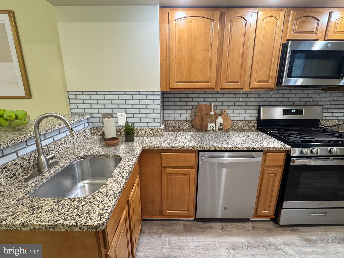 2229 Jefferson St Property Photo 5