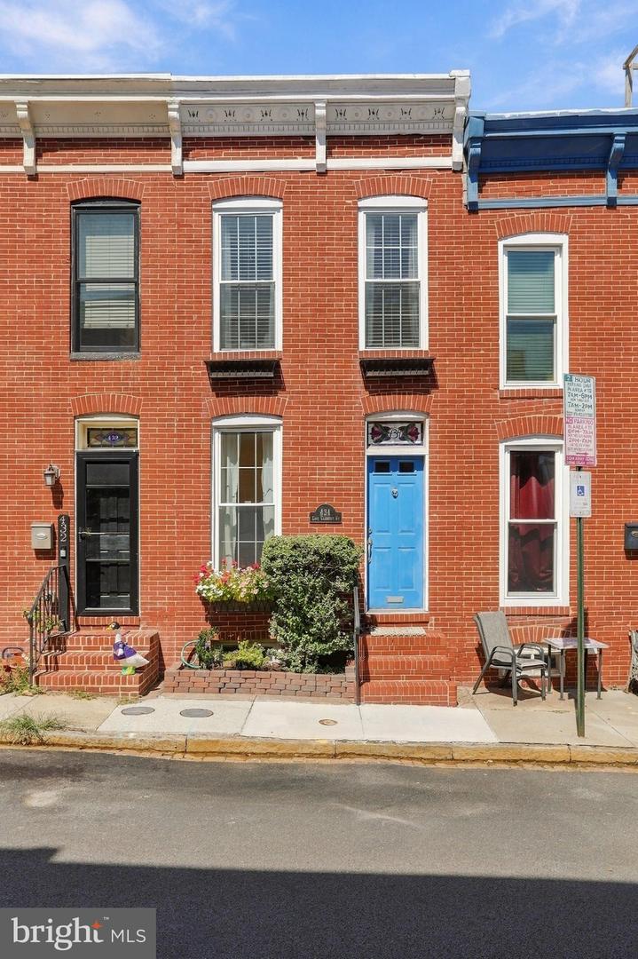 434 E CLEMENT ST E Property Photo 1