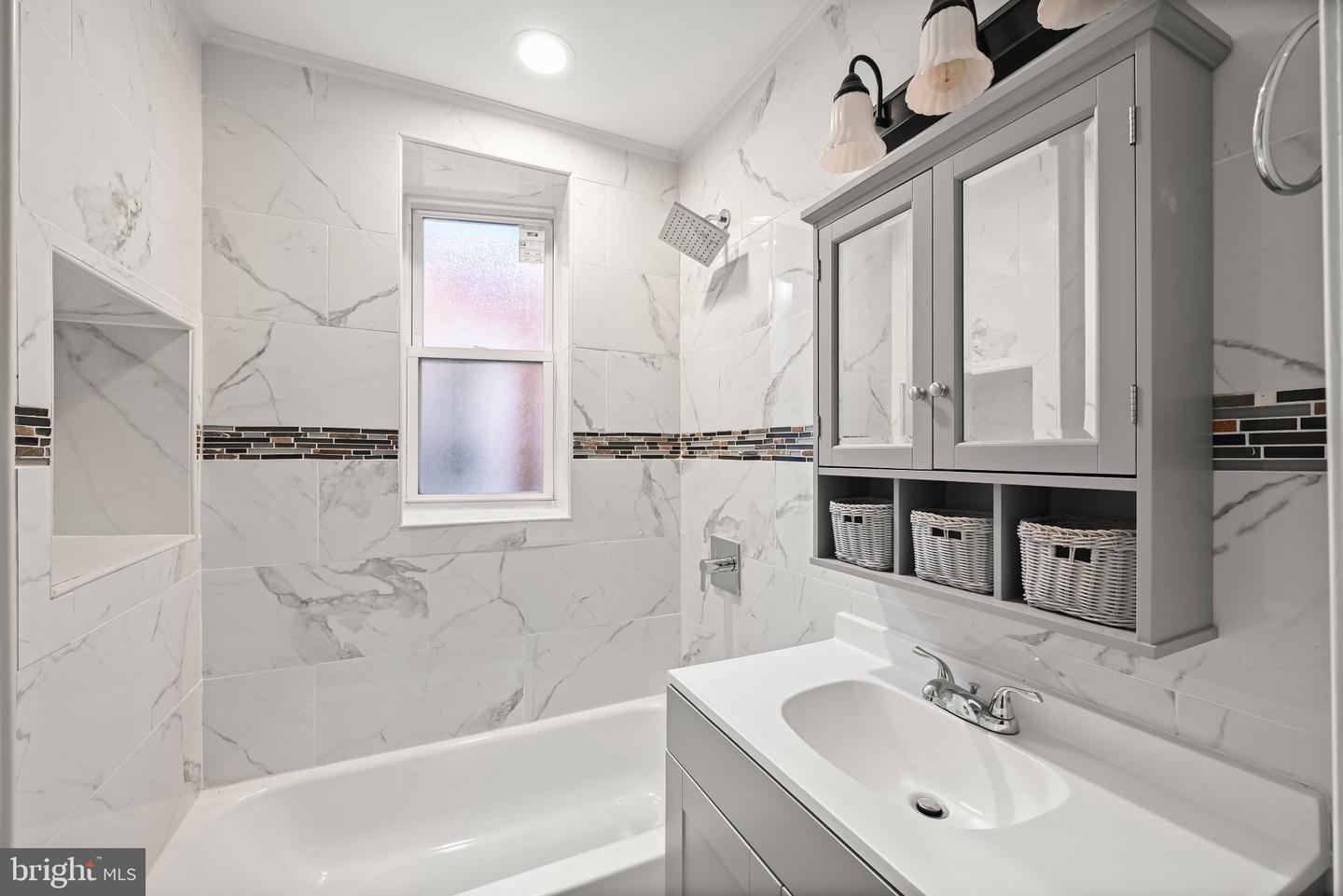 MDBA2231420 Property Photo 22