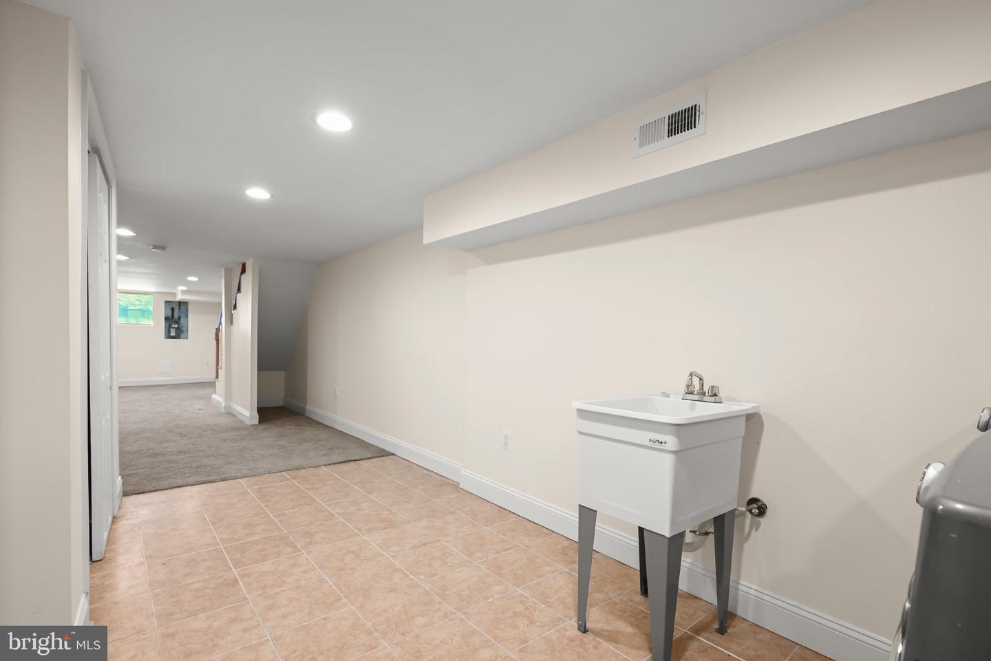 MDBA2231420 Property Photo 30