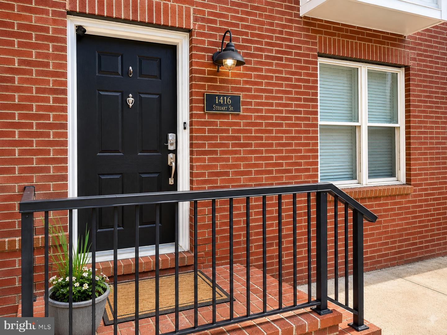 1416 STEUART ST Property Photo 1