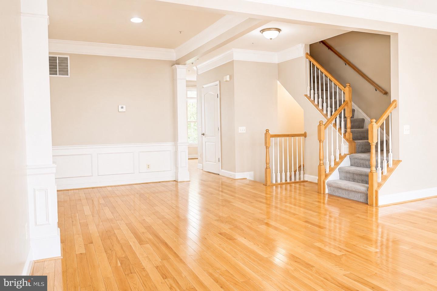 1416 Steuart St Property Photo 5