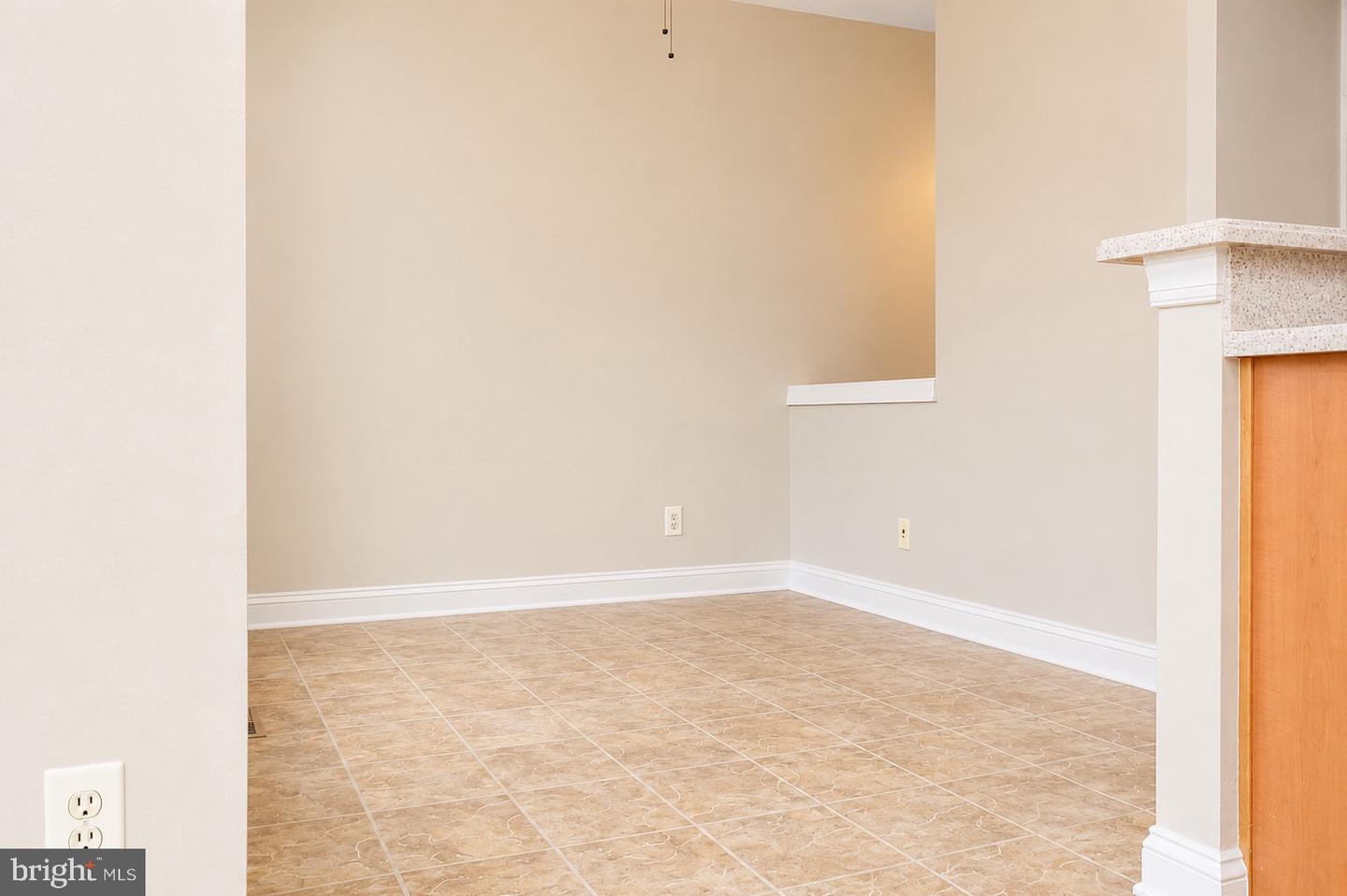 1416 Steuart St Property Photo 8
